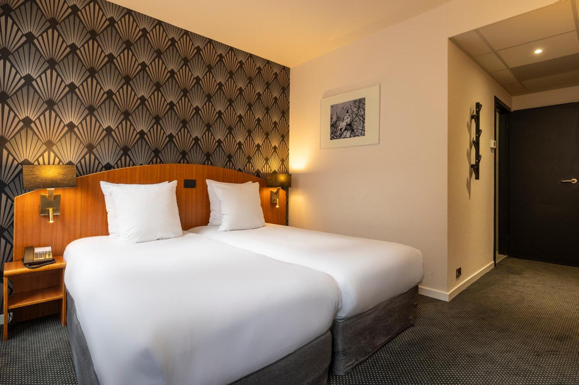 Aris Grand Place Hotel — Photos 2